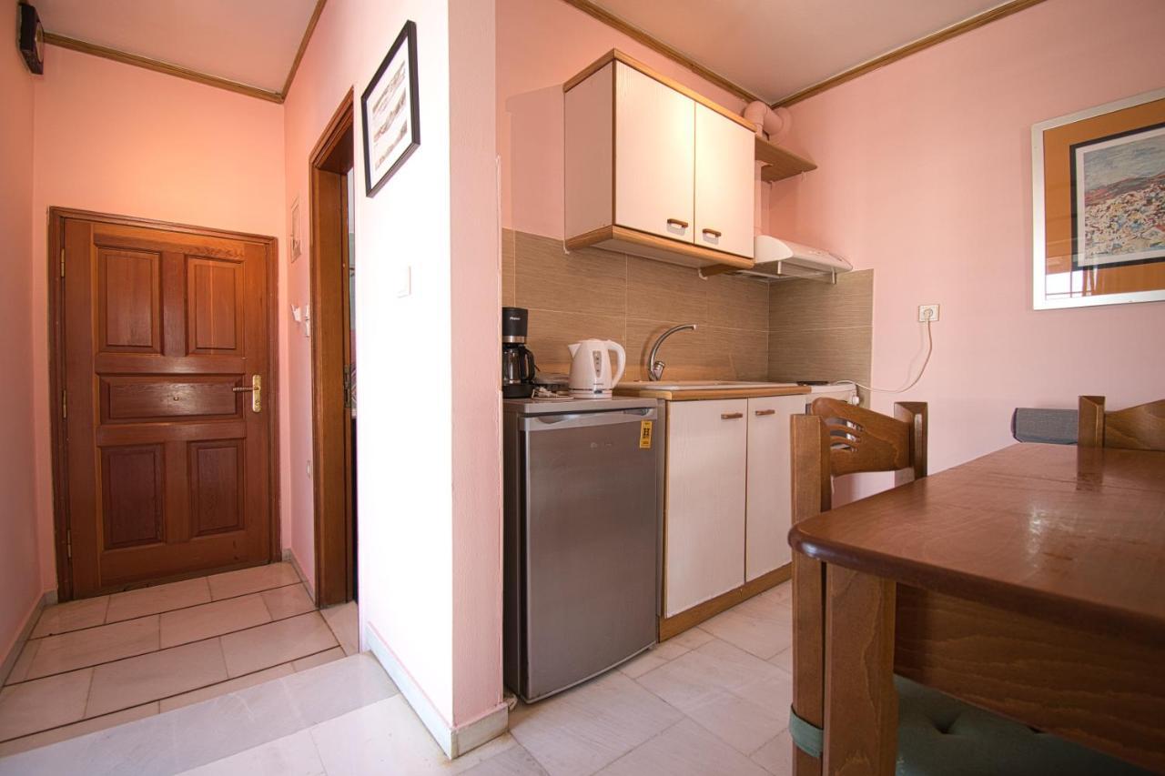 Tiny Studio Marousi Area Apartment เอเธนส์ ภายนอก รูปภาพ