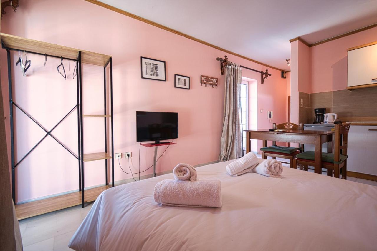 Tiny Studio Marousi Area Apartment เอเธนส์ ภายนอก รูปภาพ